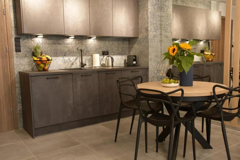 Apartament Prywatny Stone Hill Rackiewicz Z Basenem シクラルスカ・ポレンバ エクステリア 写真